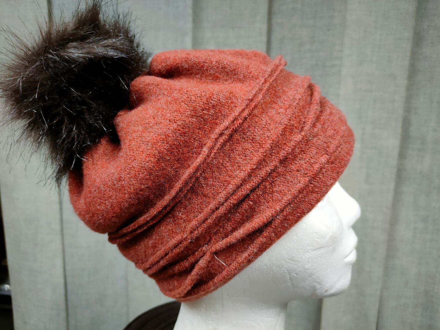 Czapka z pomponem - 06