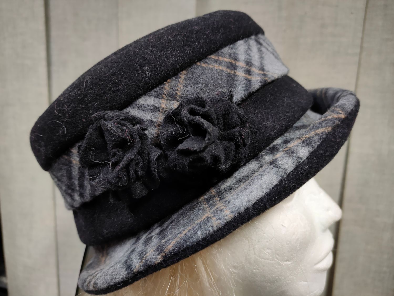 Kapelusz damski 750-1