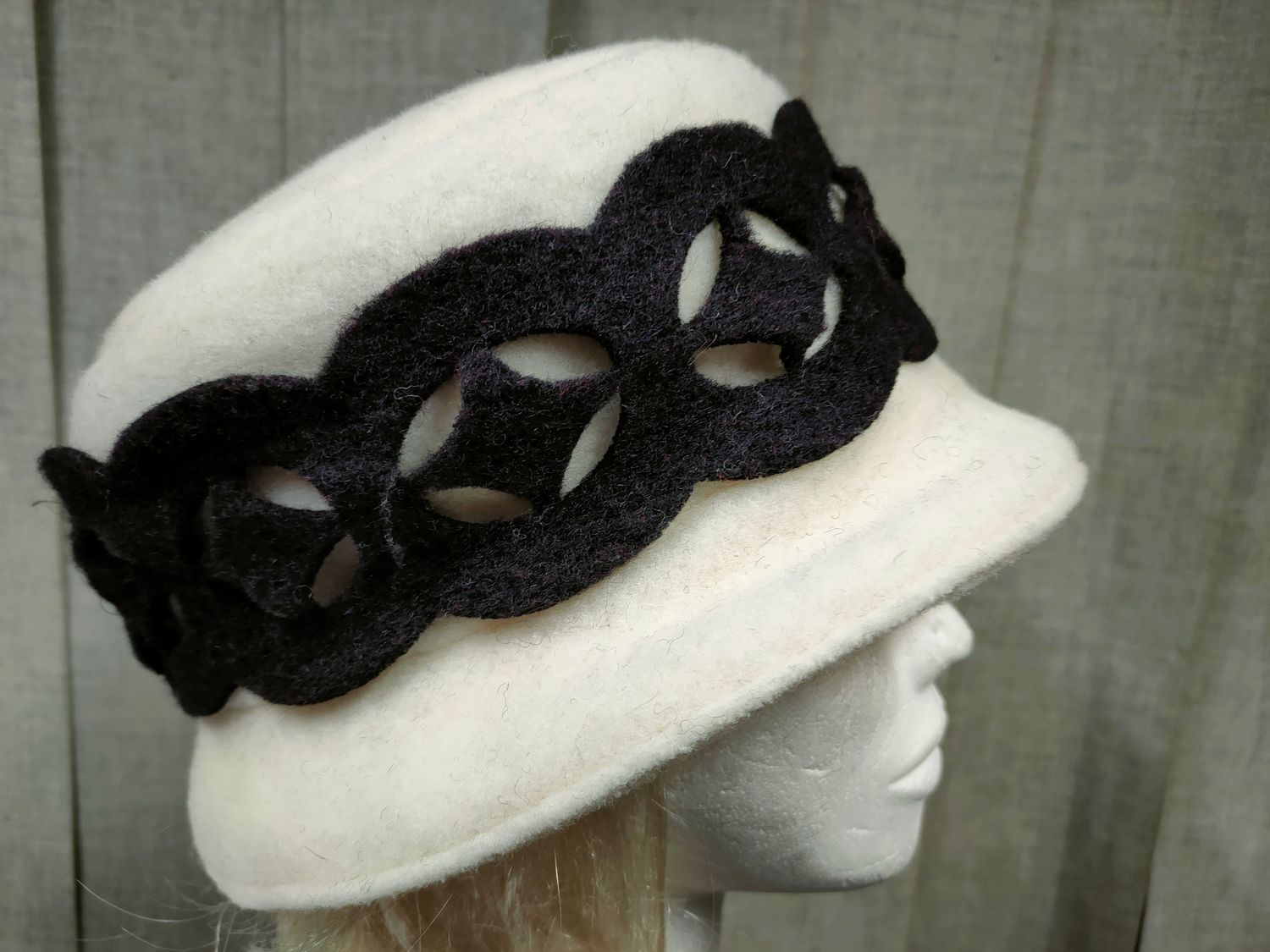 Kapelusz damski 550-2