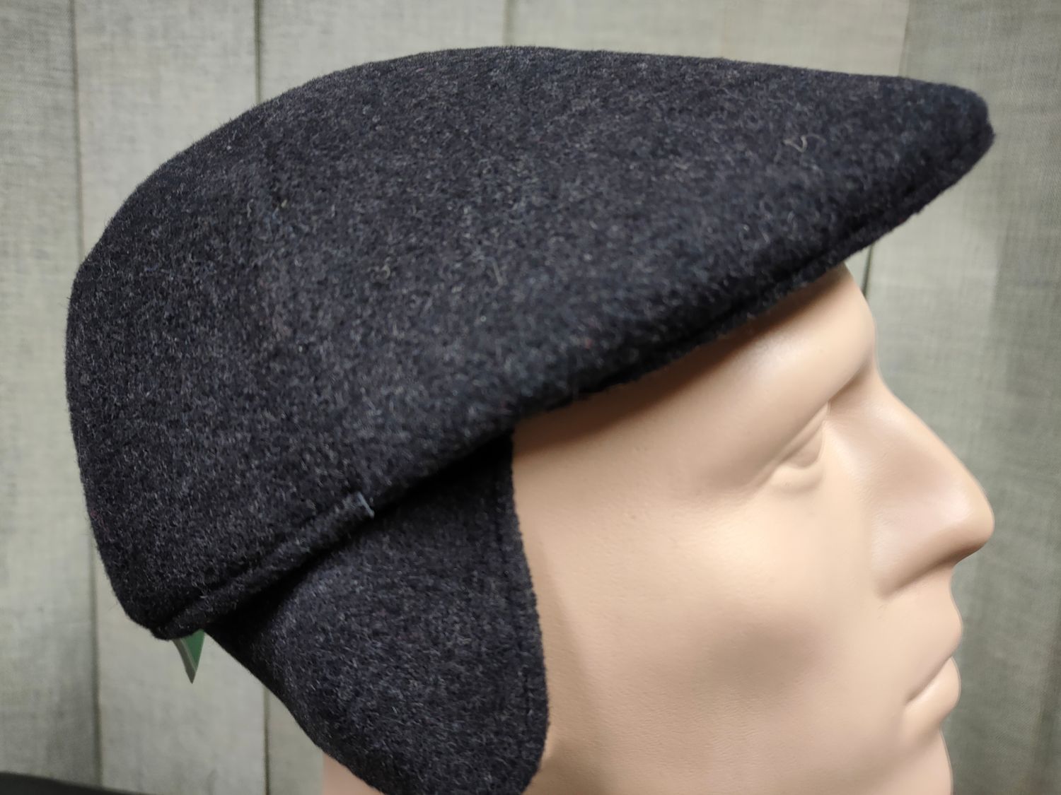 Kaszkiet męski BASTER z nausznikiem 27