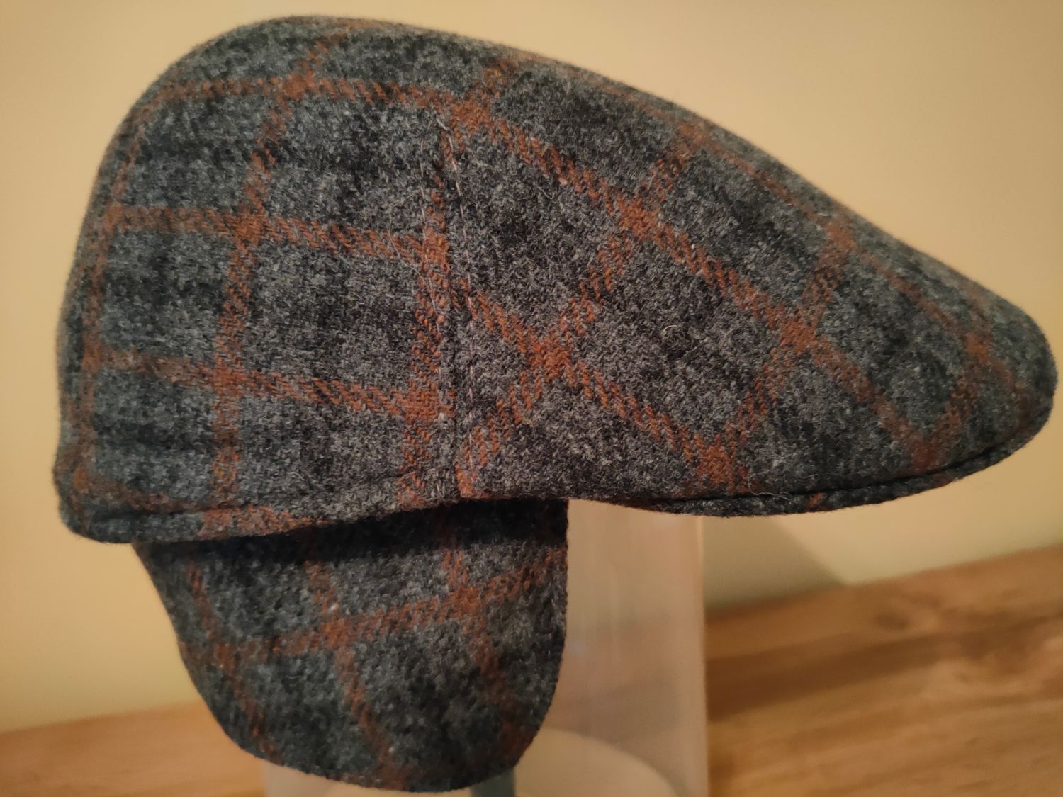 Kaszkiet męski BASTER z nausznikiem 44