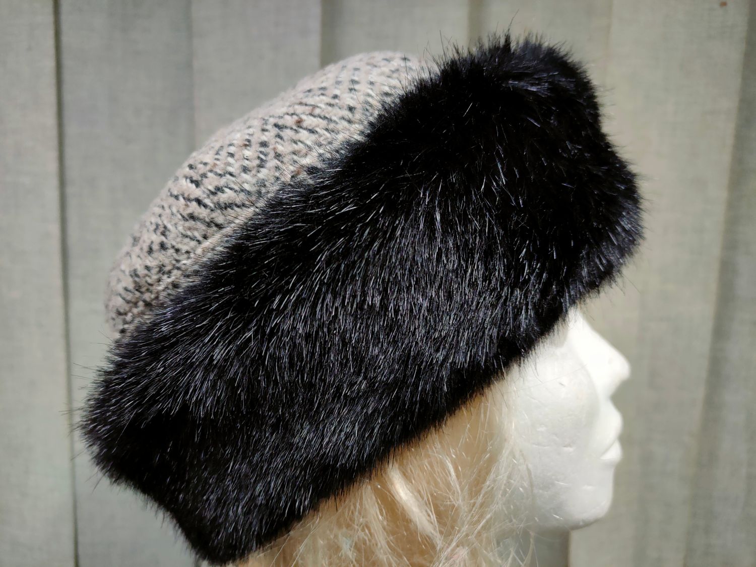 Czapka futrzana 924-05