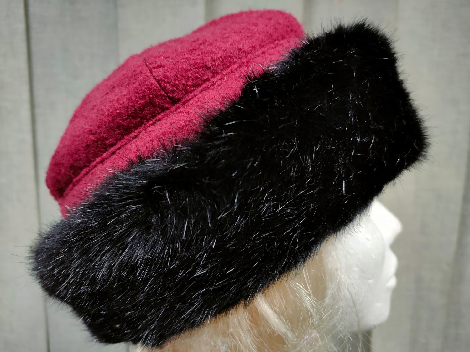 Czapka futrzana 924-07