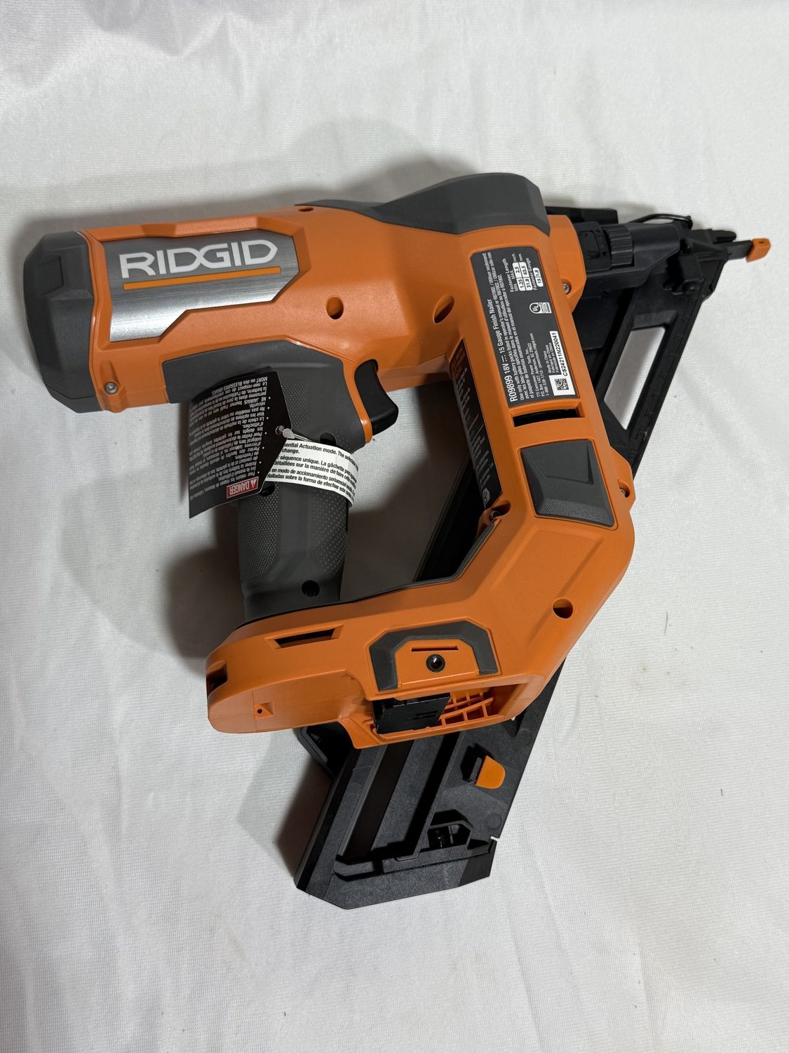 18V Brushless Cordless 15-Gauge Angled Finish Nailer (Tool Only)