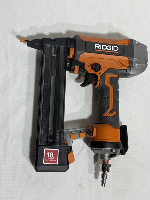 Pneumatic 18-Gauge 1-1/2 in. Finish Stapler with Contractor&#39;s Bag