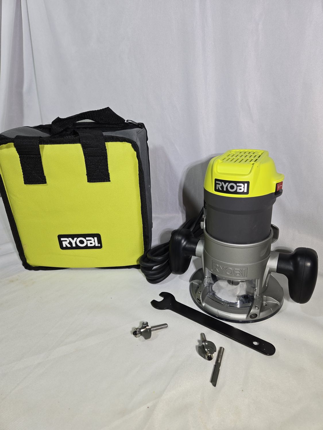 8.5 Amp 1-1/2 Peak HP Fixed Base Corded Router