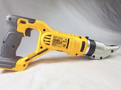DCS491B 20V MAX Cordless 18-Gauge Swivel Head Shears (Tool Only)
