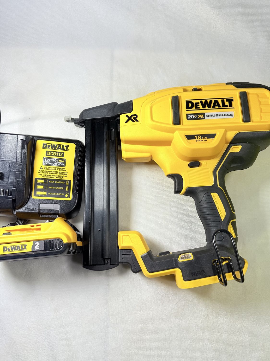 20V MAX XR Lithium-Ion Cordless 18-Gauge Narrow Crown Stapler Kit with 2.0Ah Battery, Charger and Contractor Bag