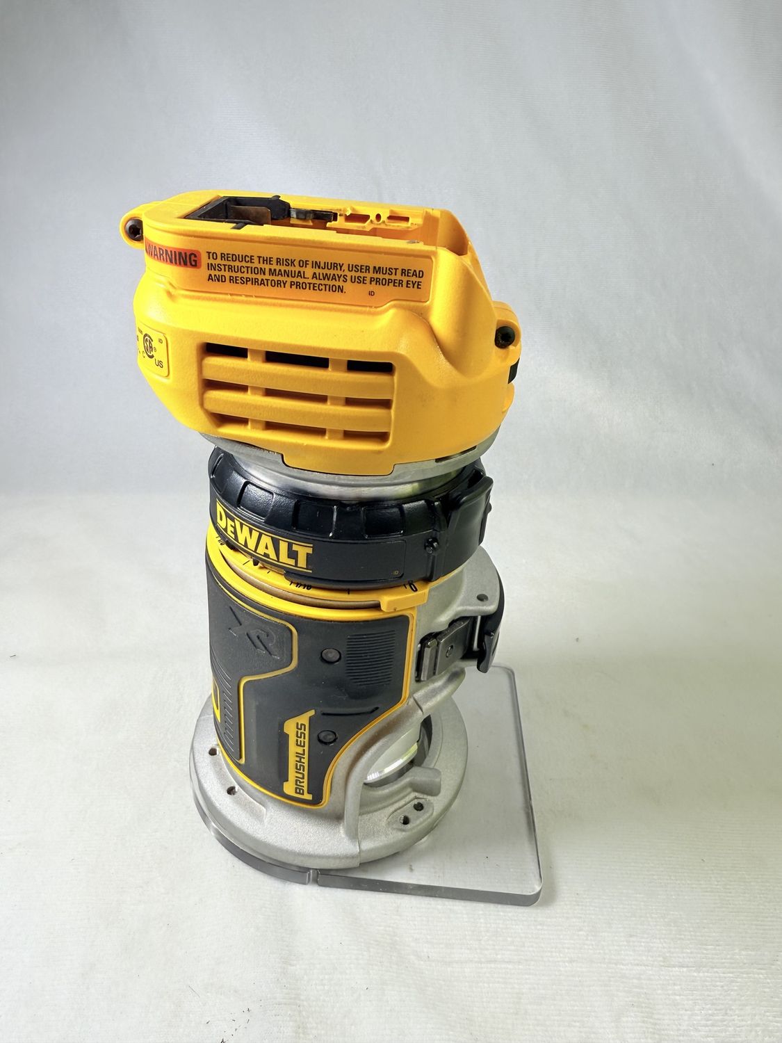 20V MAX XR Cordless Brushless Fixed Base Compact Router (Tool Only), Condition: Used-like new