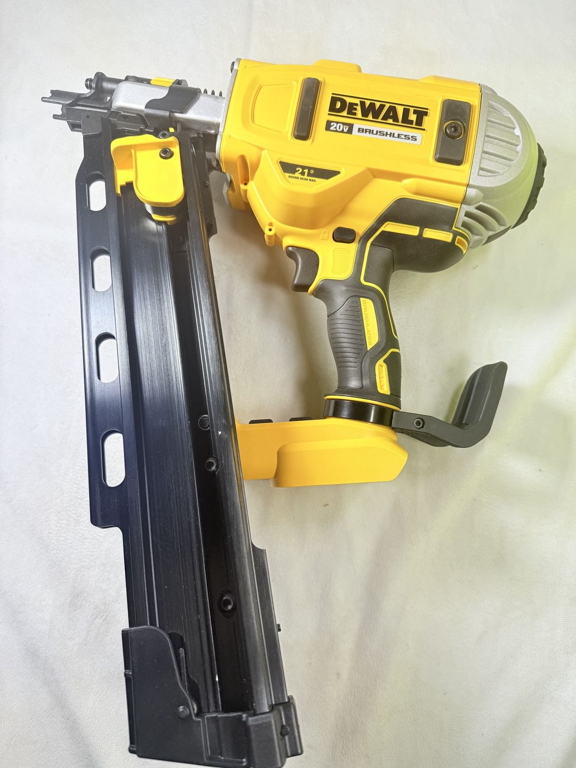 20V MAX* 21° PLASTIC COLLATED CORDLESS FRAMING NAILER (TOOL ONLY)