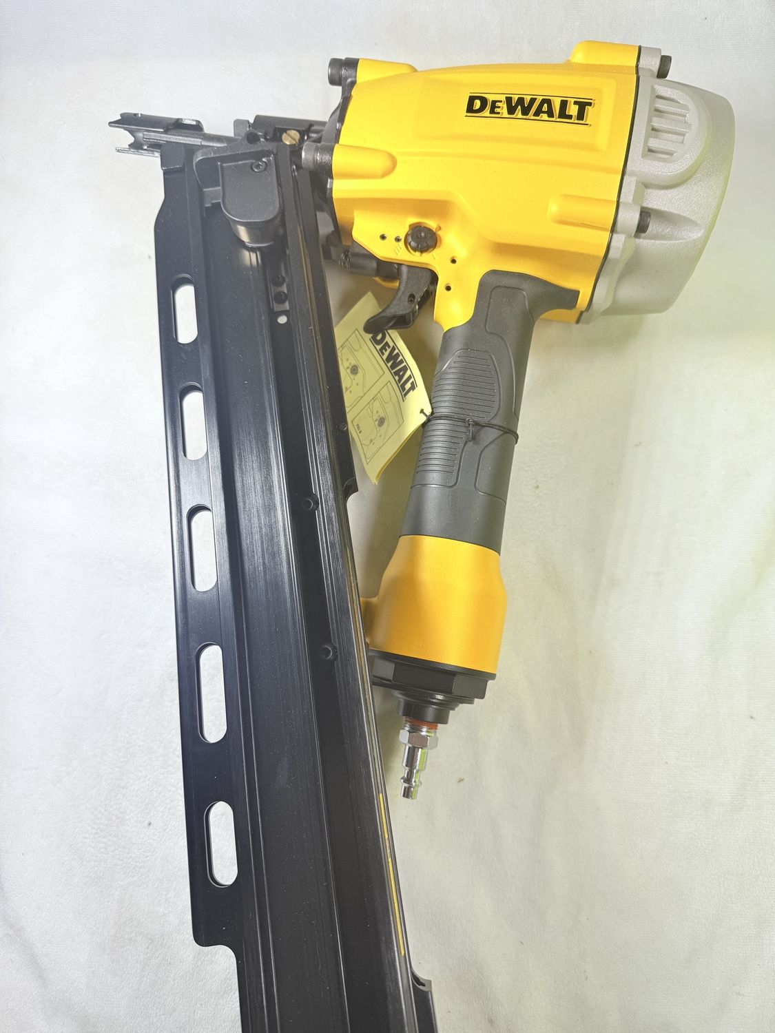 Pneumatic 21-Degree Collated Corded Framing Nailer