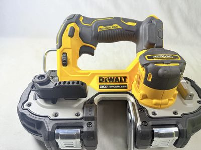 DCS377B ATOMIC 20V MAX Cordless Brushless Compact 1-3/4 in. Bandsaw (Tool Only)