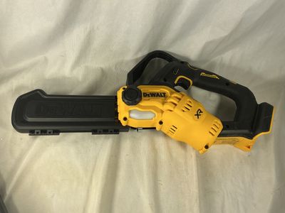 DCCS623B 20V MAX 8 in. Brushless Cordless Battery Powered Pruning Chainsaw (Tool Only)