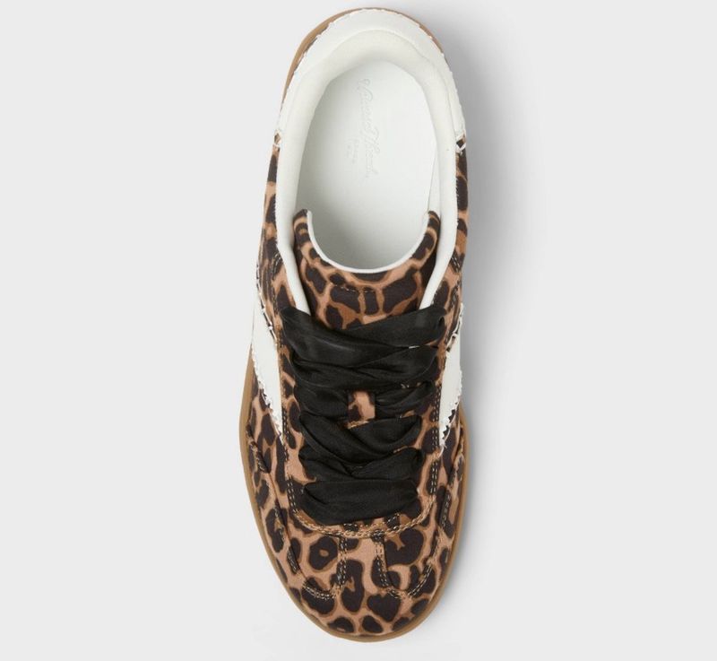 Women's Spencer Fashion Sneakers with Memory Foam Insole - Universal Thread™