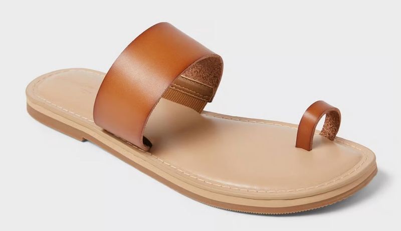 Women's Universal Thread Juno Toe Ring Flat Sandals