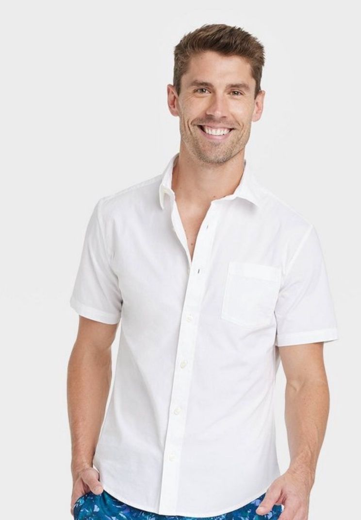 Men's Short Sleeve Poplin Button-Down Shirt - Goodfellow &amp; Co True, Size: L