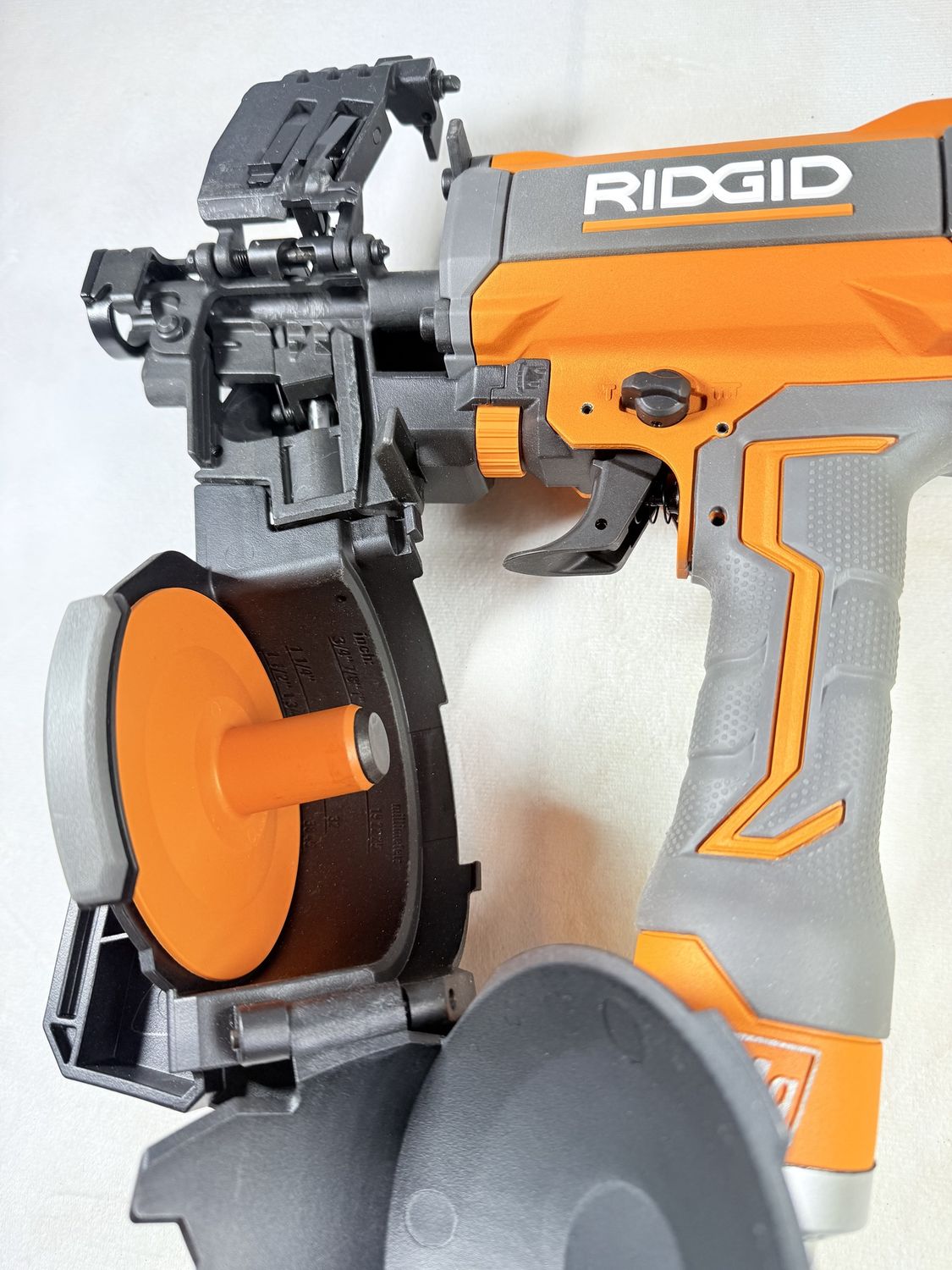 R175RNF Pneumatic 15 Deg. 1-3/4 in. Coil Roofing Nailer, Condition: New