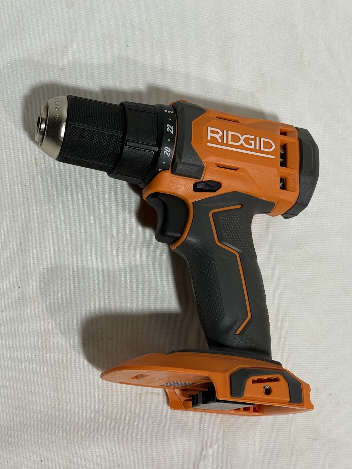 R86001 18 Volt cordless 1/2 in. drill/driver (tool only), Condition: New