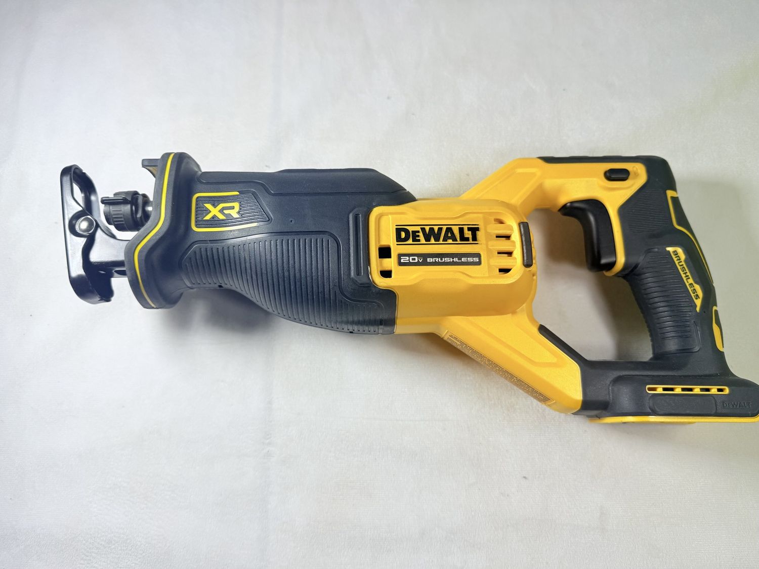 DCS382B 20V MAX Cordless Brushless Reciprocating Saw (Tool Only), Condition: Used-like new