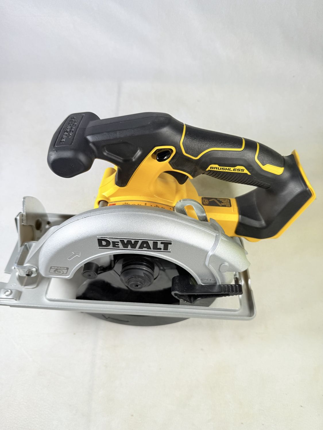 DCS565B 20V MAX Cordless Brushless 6-1/2 in. Sidewinder Style Circular Saw (Tool Only), Condition: New