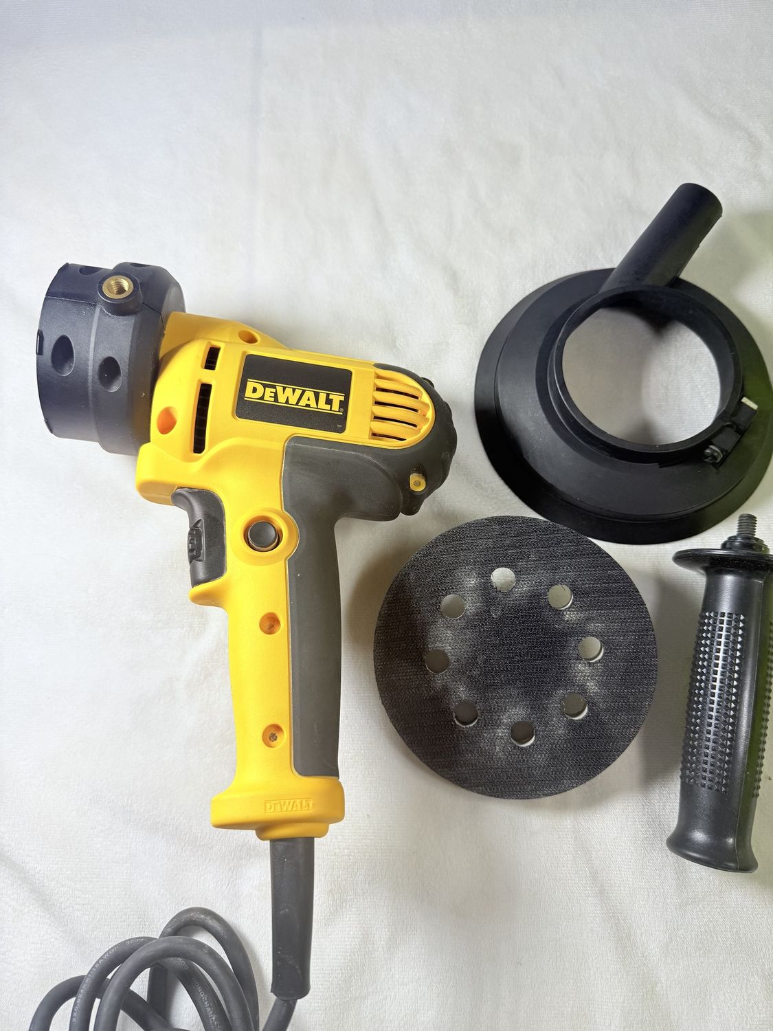 DWE6401DS 6 Amp Corded Variable Speed Disk Sander with 5 in., 8 Hole Hook and Loop Pad, Dust Shroud and Wrench, Condition: Used-Like new