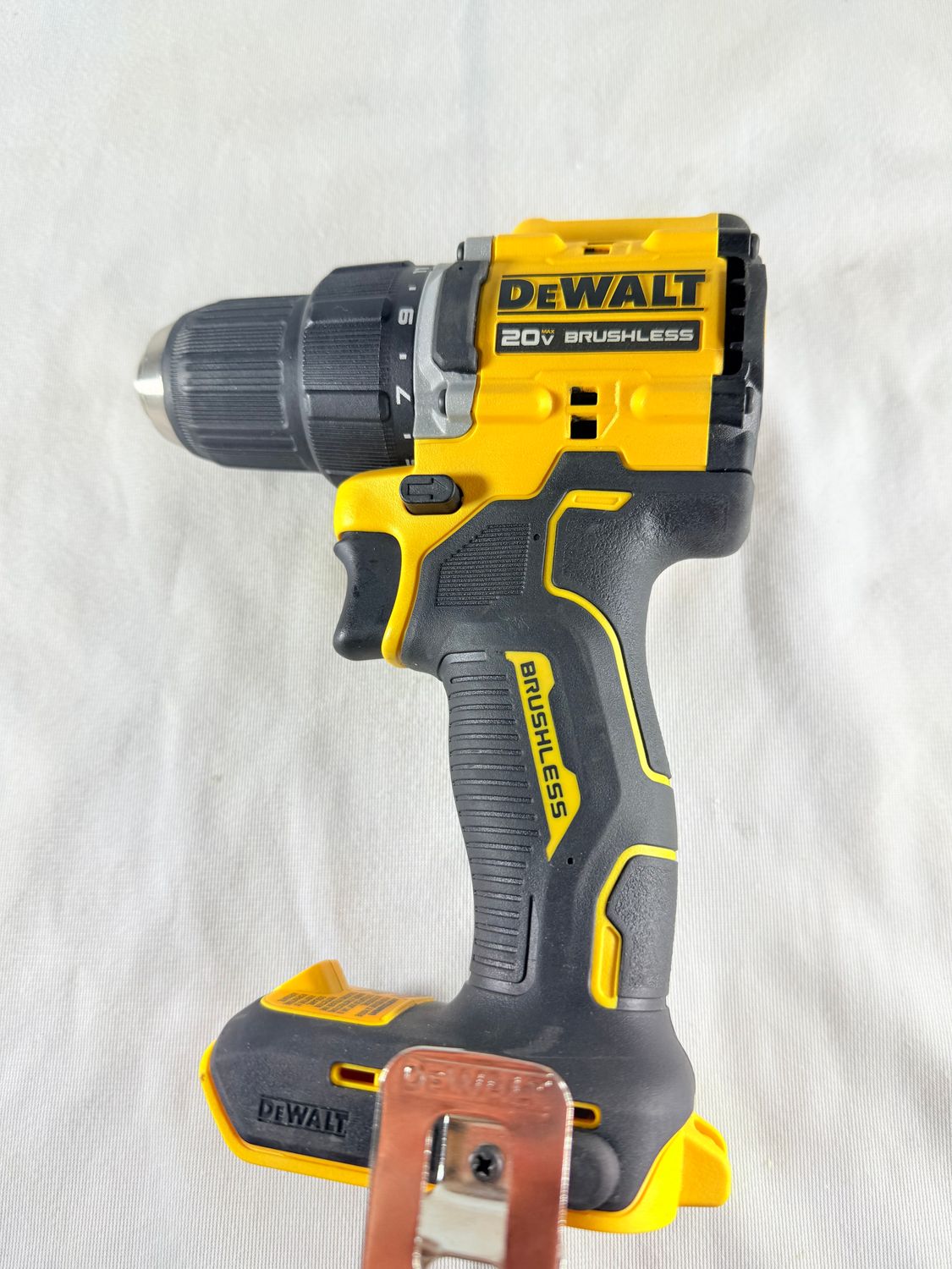 DCD794 ATOMIC 20-Volt MAX Brushless Cordless 1/2 in. Drill Driver (Tool-Only), Condition: new