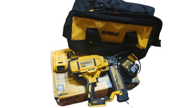 DEWALT 20V MAX XR Lithium-Ion 2-1/8 in. 18-Gauge Electric Cordless Brad Nailer Kit w/ 2.0Ah Battery, Charger and Contractor Bag, Condition: Used