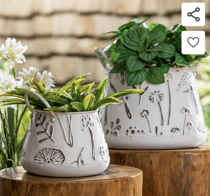 Evergreen Round 9.9-in Wx99-in Ll White Metal Indoor/ Outdoor Planter