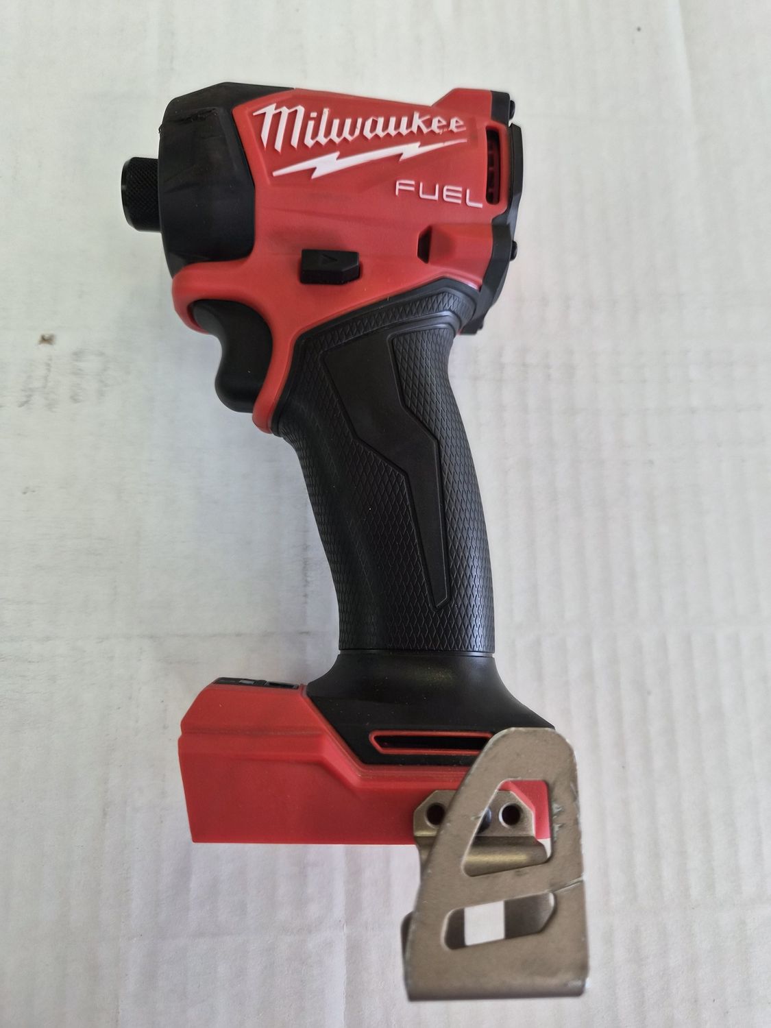 2761-20 Milwaukee M18 FUEL SURGE 18V Lithium-Ion Brushless Cordless 1/4 in. Hex Impact Driver (Tool-Only), Condition: Use like new