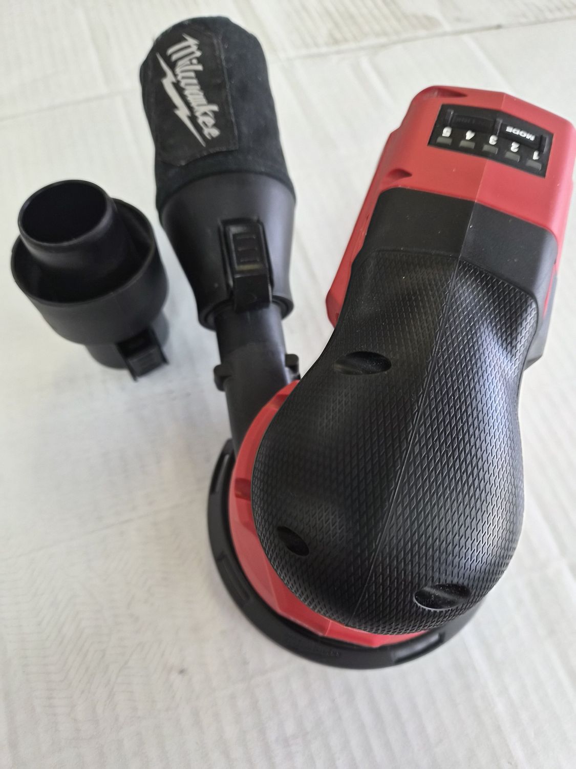 2837-20 Milwaukee M18 18V Lithium-Ion Brushless Cordless FUEL 5 in. Random Orbit Sander (Tool-Only), Condition: Use like new