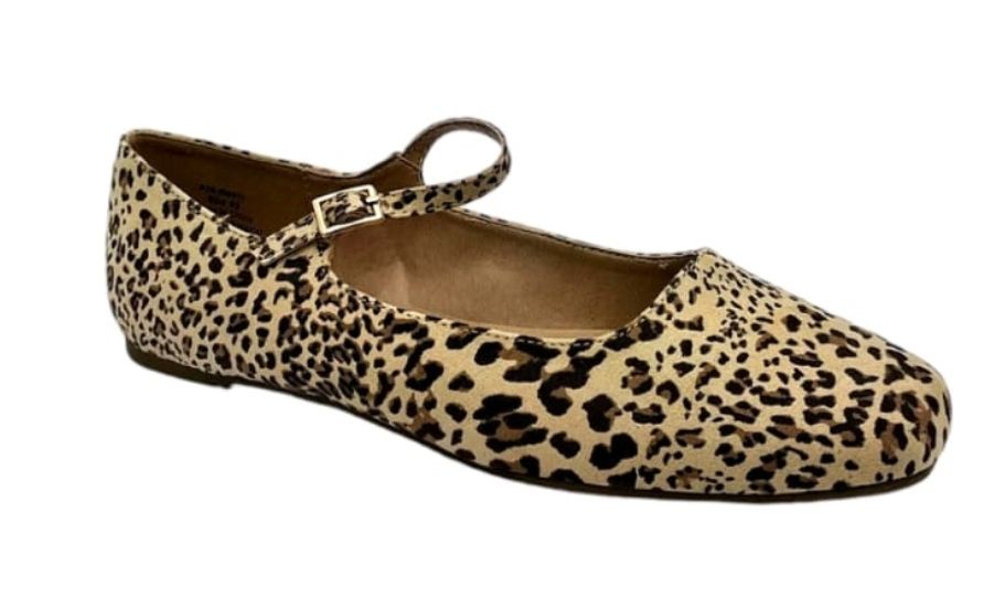 Journee Collection Women's Carrie Mary Jane Flats Leopard