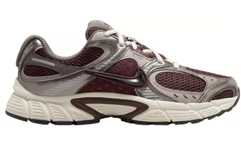 Nike Women's V5 RNR Shoes