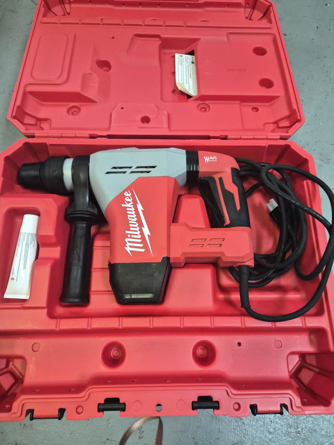 5517-21 1-9/16 in. SDS-Max Rotary Hammer, Condition: Used like new