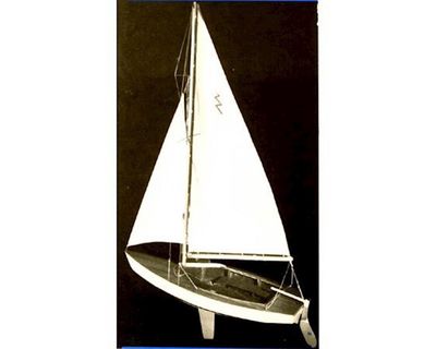 Lightning Sailboat 19"