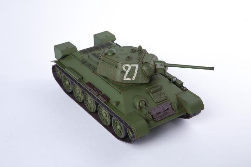 USSR T-34/76 No.183 Factory Production 1/35 by Academy