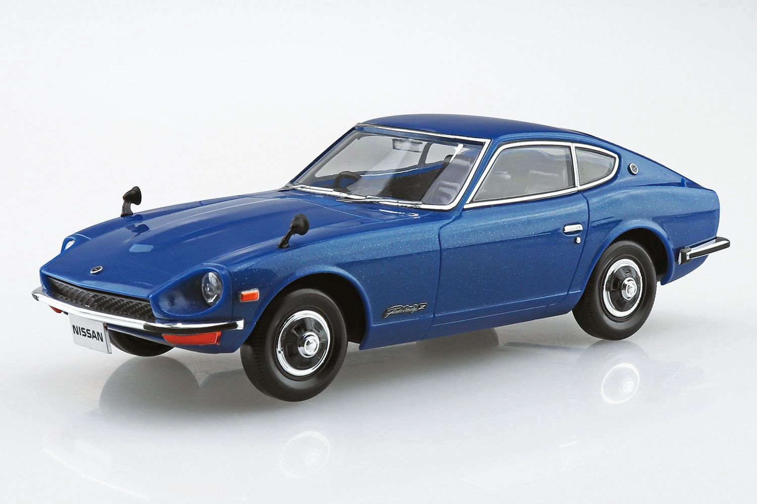 Nissan S30 Fairlady Z (Blue Metallic) 1/32 Model Car Kit #06259 by Aoshima