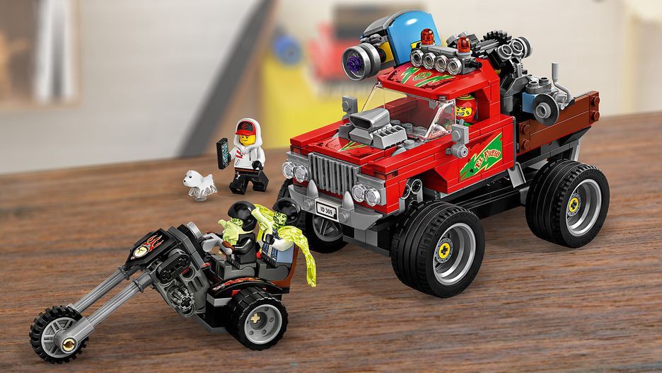 Lego Hidden Side: El Fuego's Stunt Truck 70421