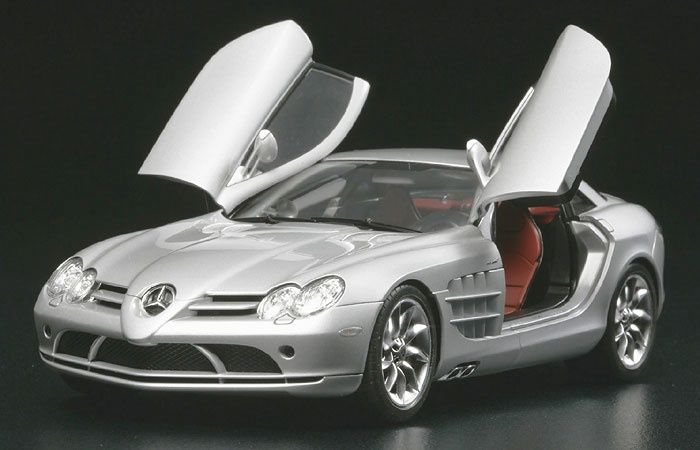 Merc-Benz SLR McLaren 1/24 Model Car Kit #61124 by Tamiya
