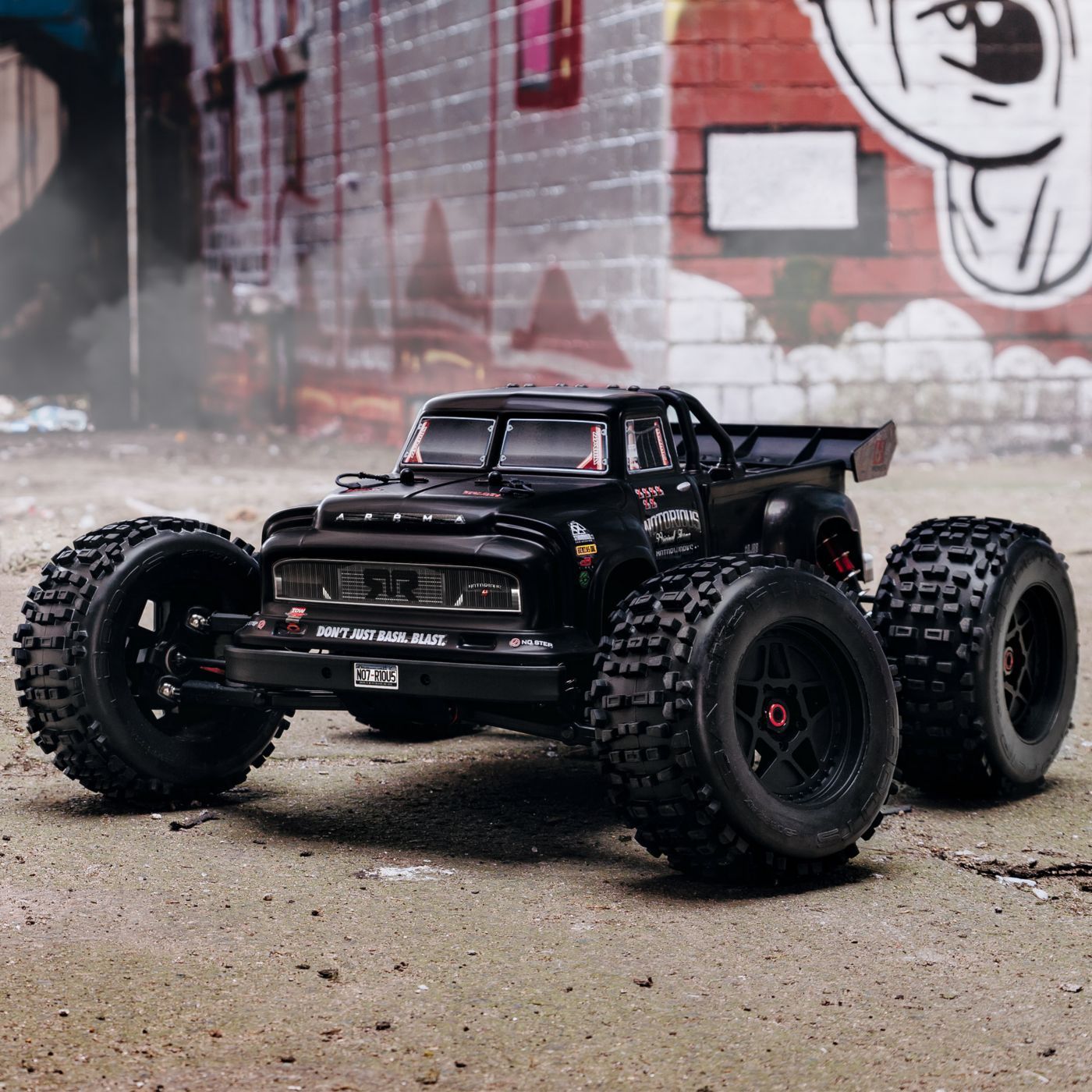 Arrma 1/8 4WD Stunt Truck RTR Brushless Notorious 6S BLX - Matte Black ARA106044T1