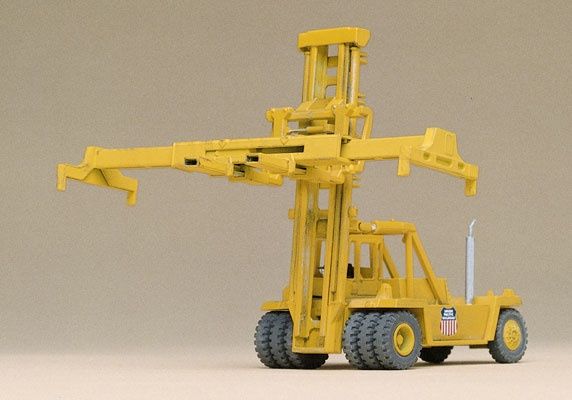 Kalmar Intermodal Container Crane - Kit Walthers Cornerstone #3109