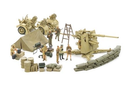 German 88mm FlaK 37 Gun w/8 Crew Siege of Tobruk 1/48 #37009 by Tamiya