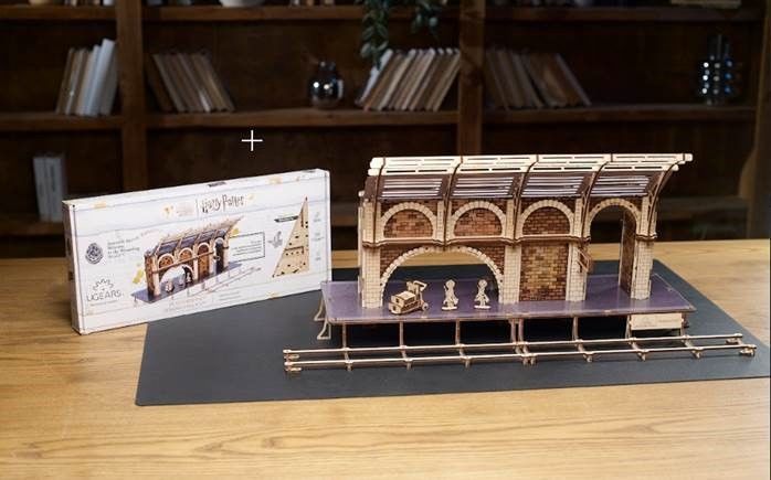 UGears 3D Puzzle Platform 9 ¾