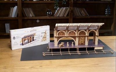 UGears 3D Puzzle Platform 9 ¾