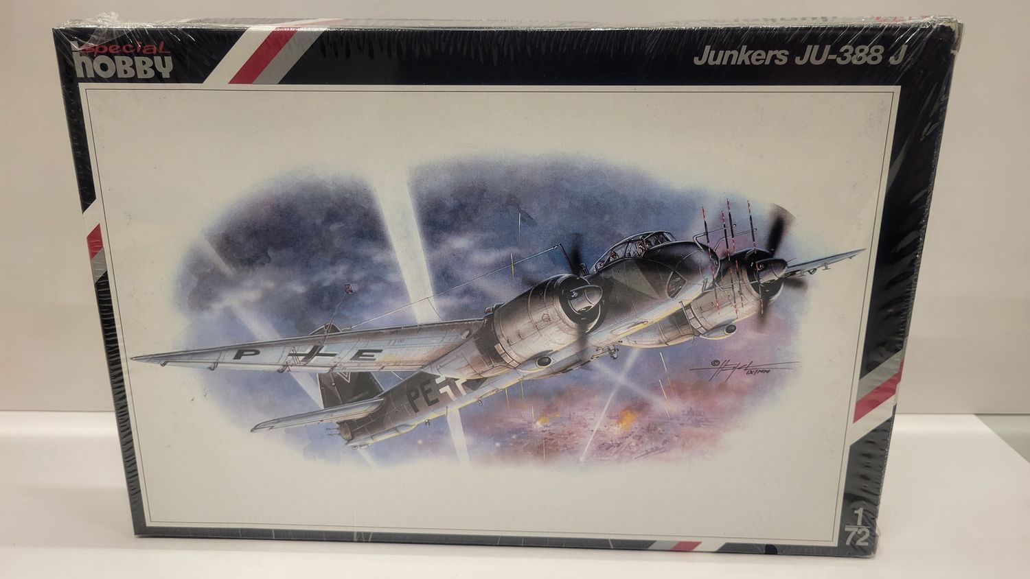(Pre Owned) Junkers JU-388 J 1/72 by Special Hobby #72022