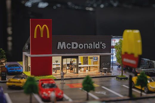 Cardinal 1/64 Diorama Kit McDonald's Diorama - 710033