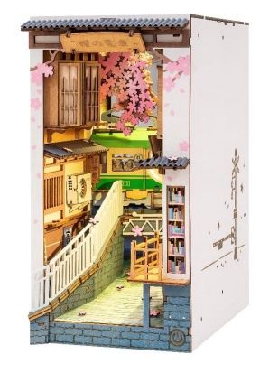 DIY Book Nook Sakura Densya