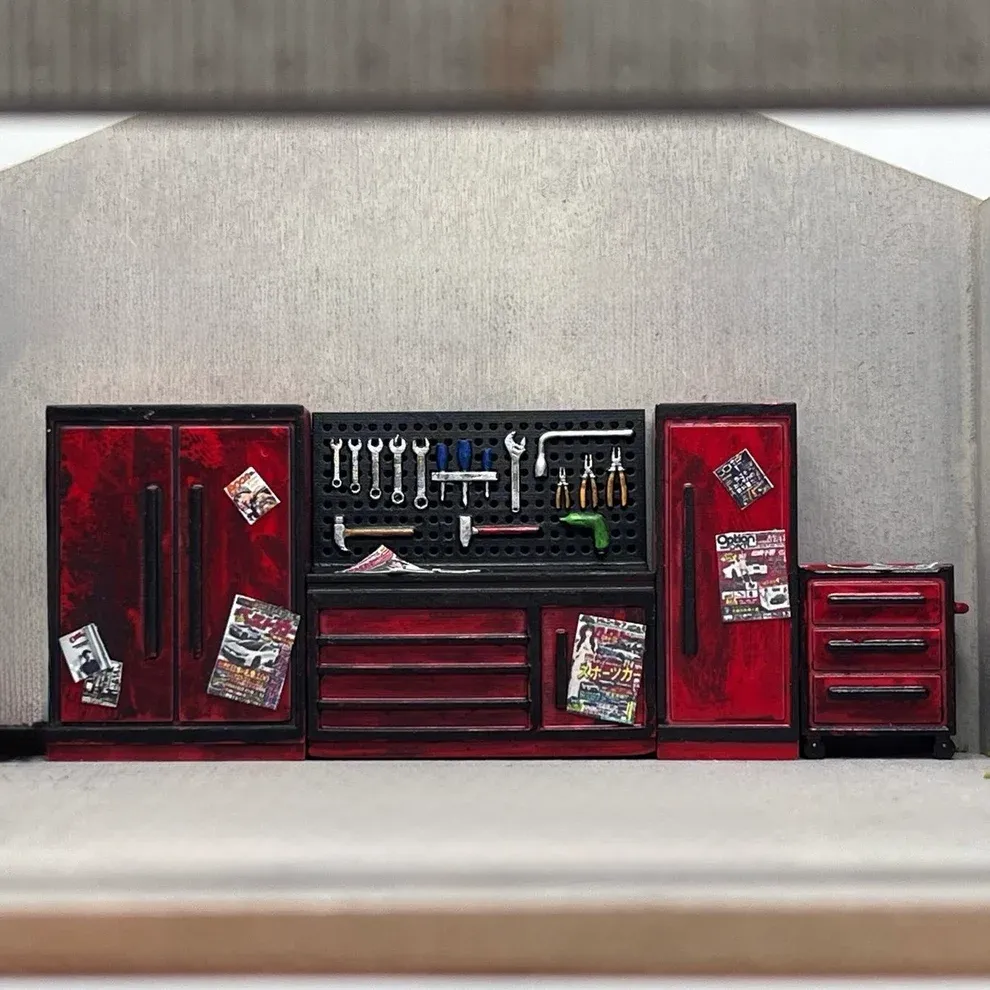 Cardinal 1/64 Weathered Garage Tool Storage - Assorted Colours
