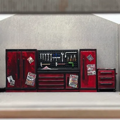 Cardinal 1/64 Weathered Garage Tool Storage - Assorted Colours