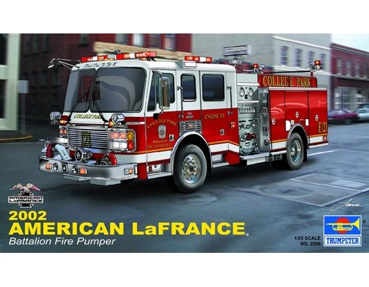 2002 LaFrance Eagle Fire Pumper 1/25 #02506 by Trumpeter