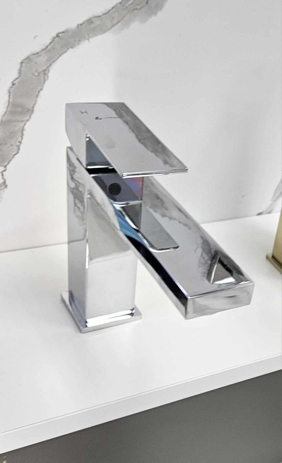Litrohub SQ180 Chrome Bathroom Faucet – Single Hole, Modern Design